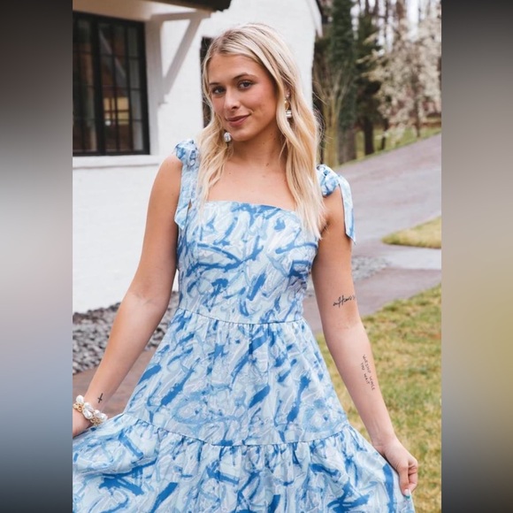 Boutique Blue Patterned Midi Dress - Picture 3 of 4